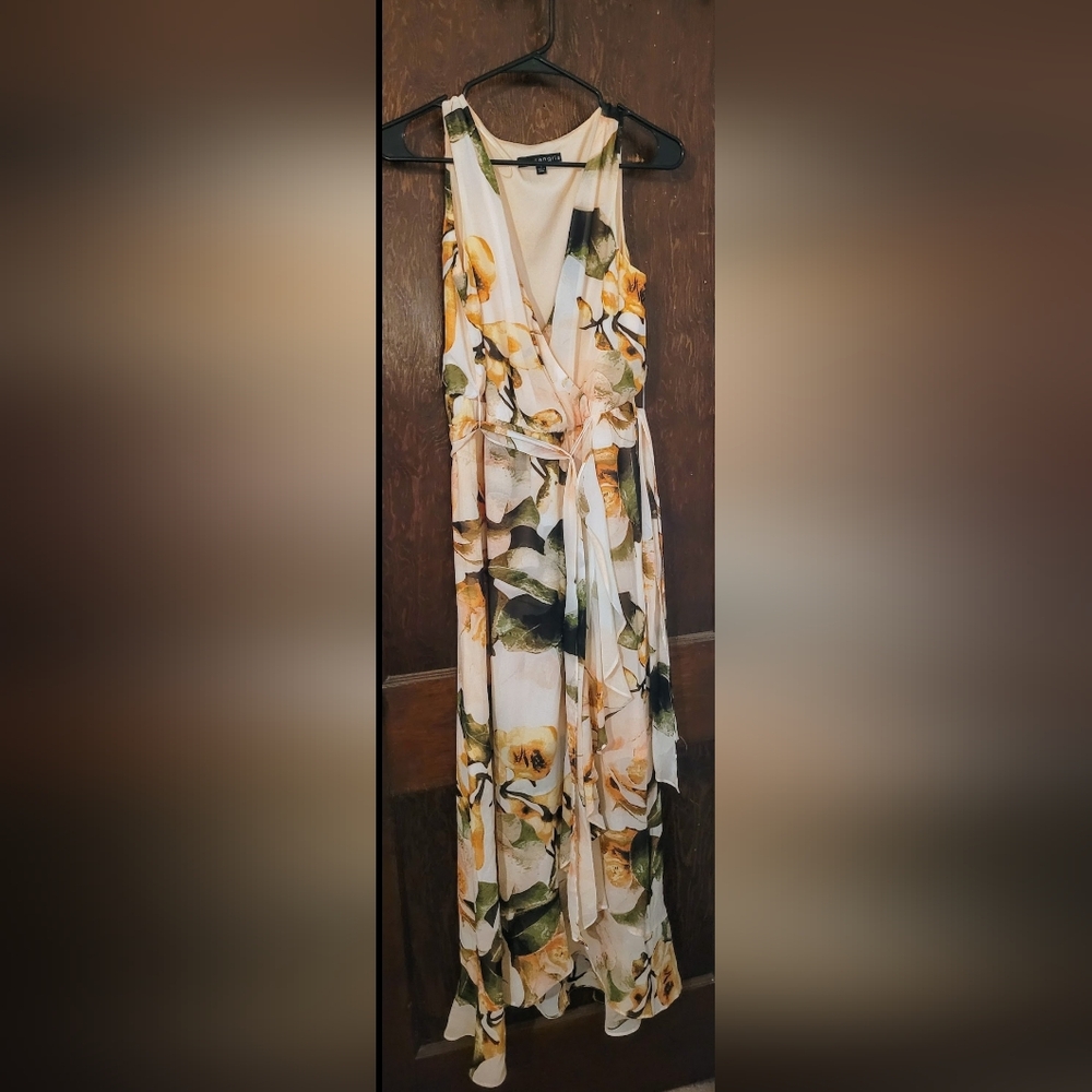 Sangria Dress Gorgeous & Flowing Spring/Summer Dress Size 8